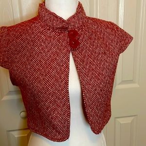 Neat and Petite Unique Cropped Vest - Size M ❤️